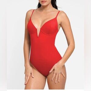 ❤️Popilush Red Sculpting Swimsuit NWT Size M Spring‎ Resort Vibes Hot
